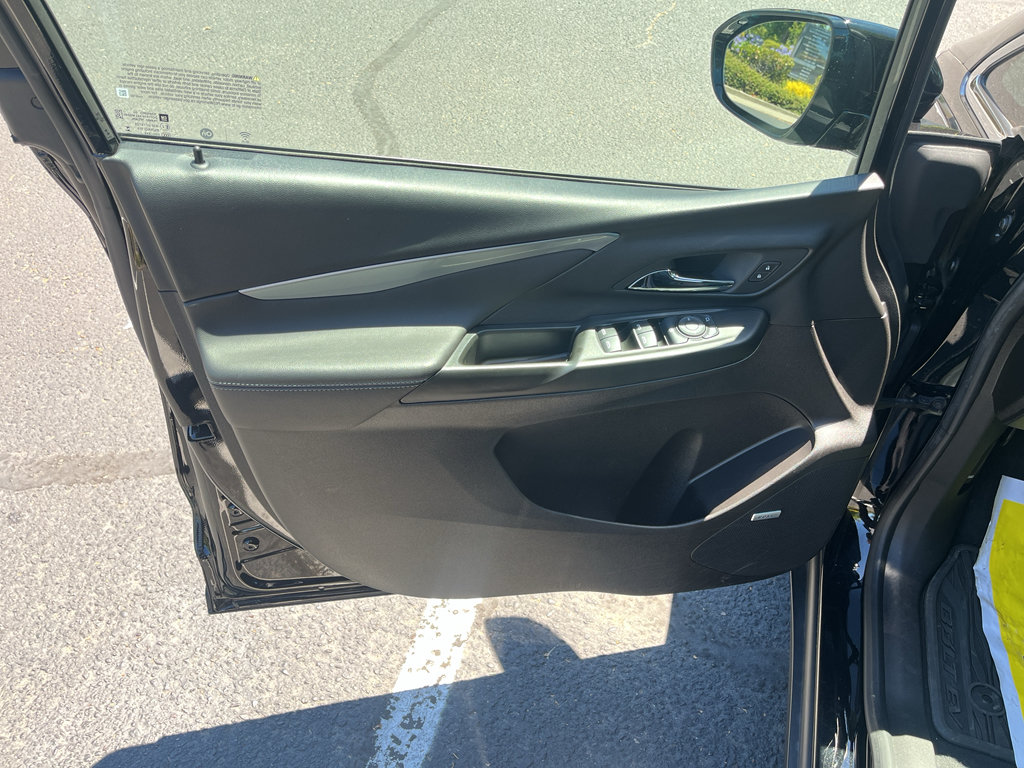 Used 2023 Chevrolet Bolt LT w/ Infotainment Package FWD image 14