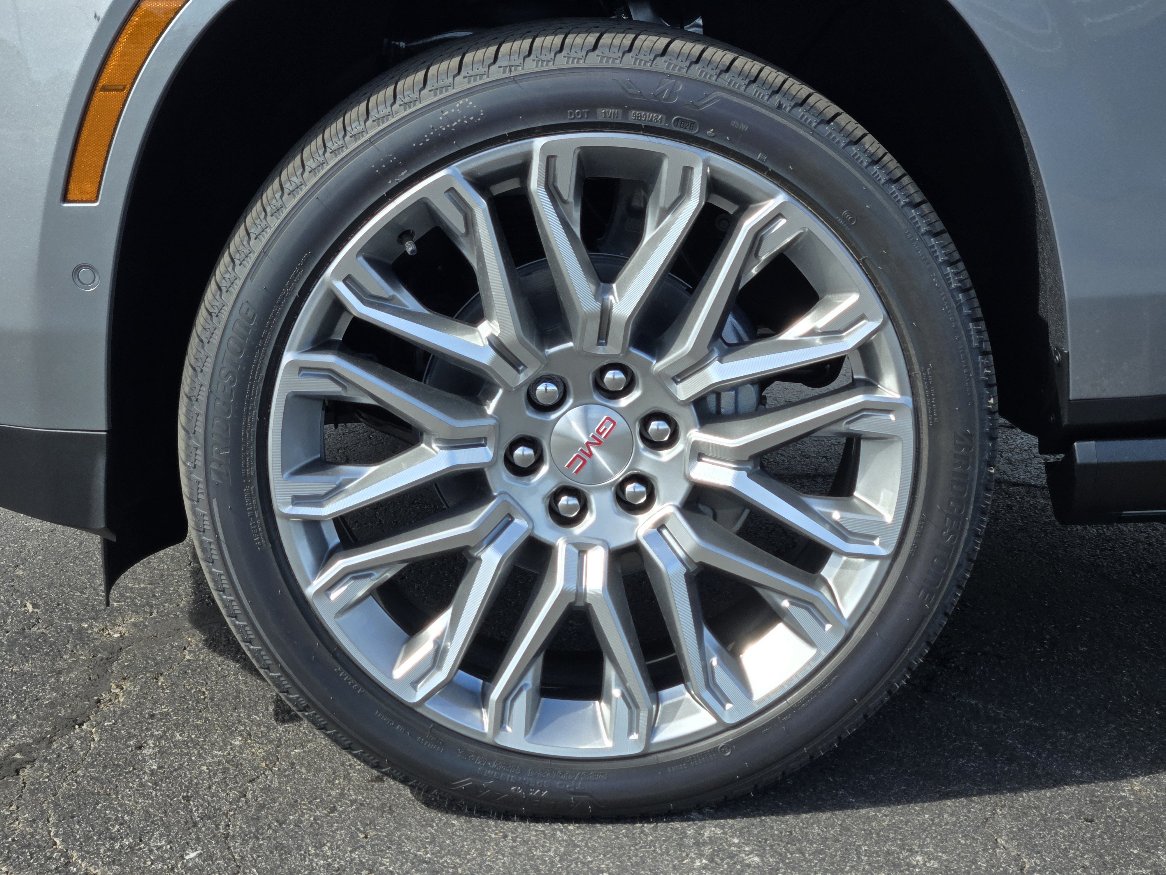 New 2026 GMC Yukon Denali w/ Denali Reserve Package AWD/4WD image 10