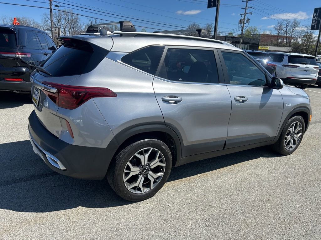 Certified 2022 Kia Seltos EX image 6