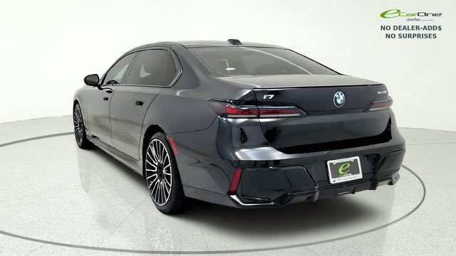 Used 2025 BMW i7 xDrive60 w/ Executive Package RWD image 7