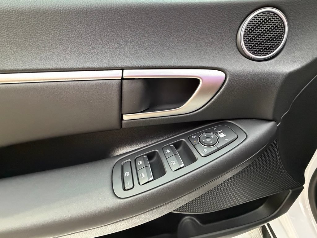 Used 2025 Hyundai Sonata SEL FWD image 23