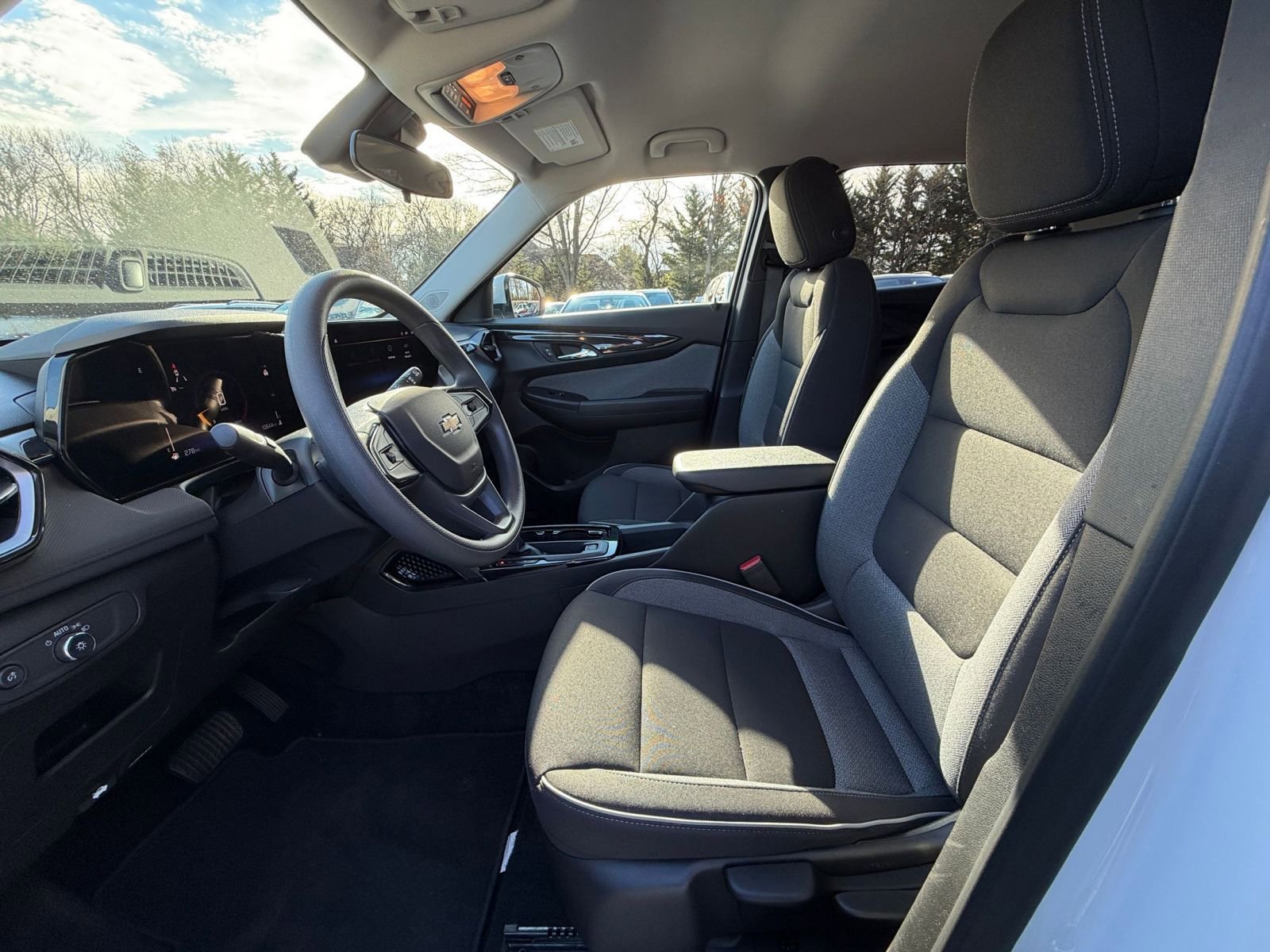 Used 2025 Chevrolet TrailBlazer LT image 24