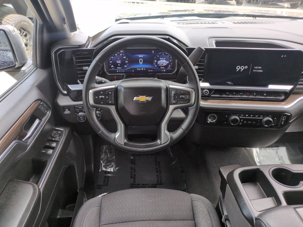 Used 2024 Chevrolet Silverado 1500 LT AWD/4WD image 13