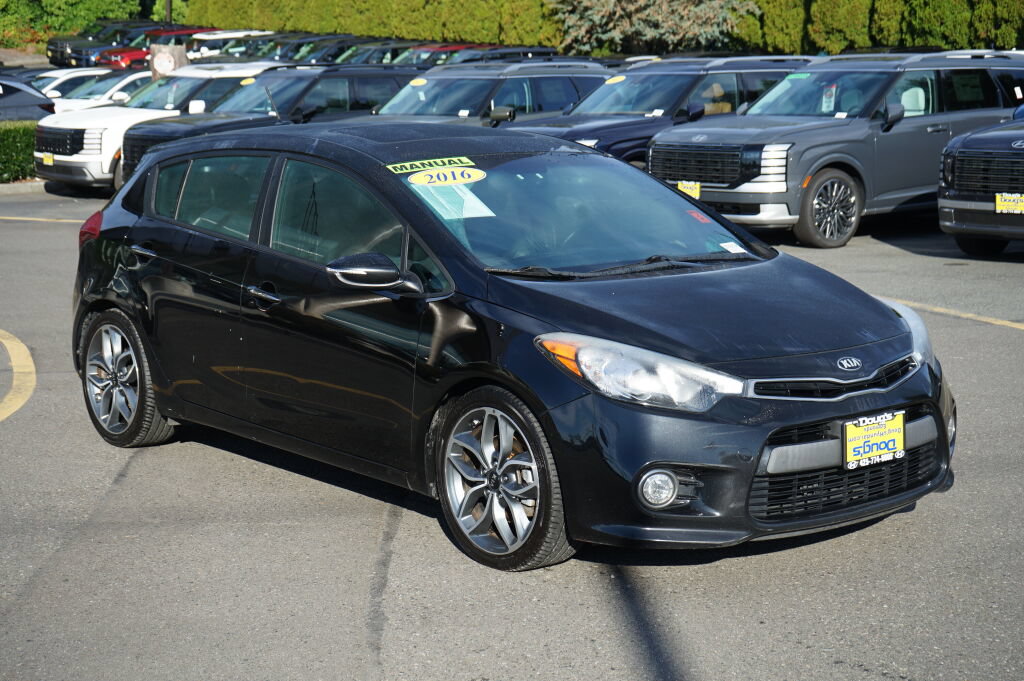 Used 2016 Kia Forte SX w/ Option Group 050 FWD image 4