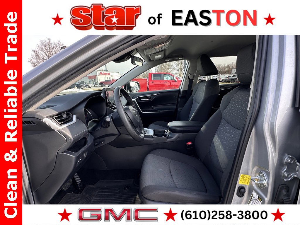 Used 2020 Toyota RAV4 XLE image 12