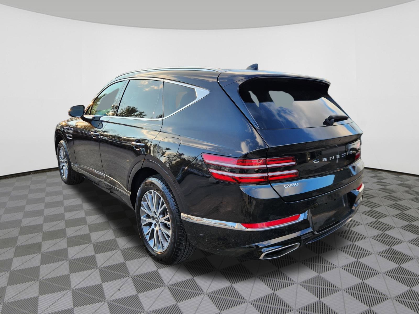 Used 2023 Genesis GV80 2.5T image 3