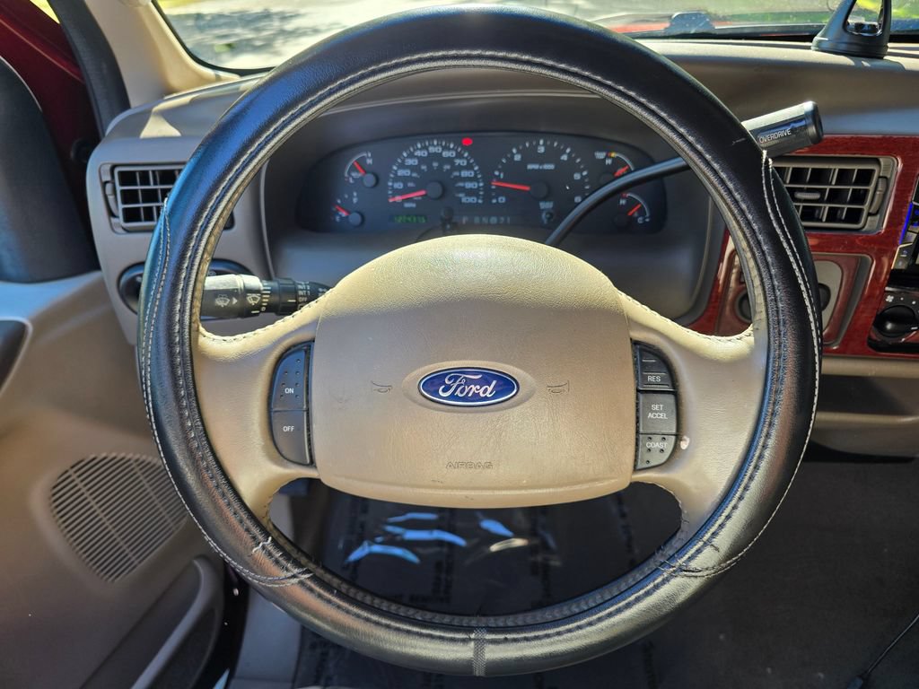 Used 2004 Ford Excursion XLT AWD/4WD image 32