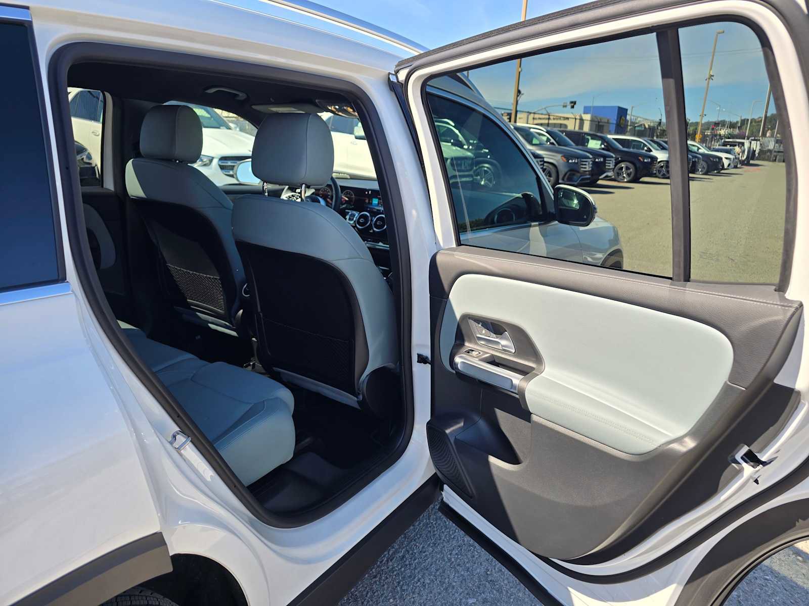 Used 2026 Mercedes-Benz GLB 250 image 14