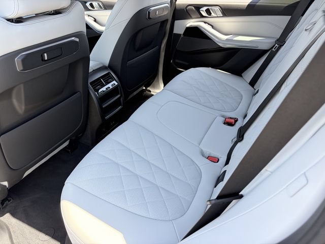 Certified 2024 BMW X5 xDrive40i w/ Premium Package AWD/4WD image 18