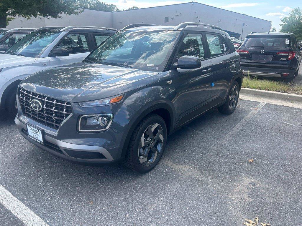 New 2026 Hyundai Venue SEL FWD image 2