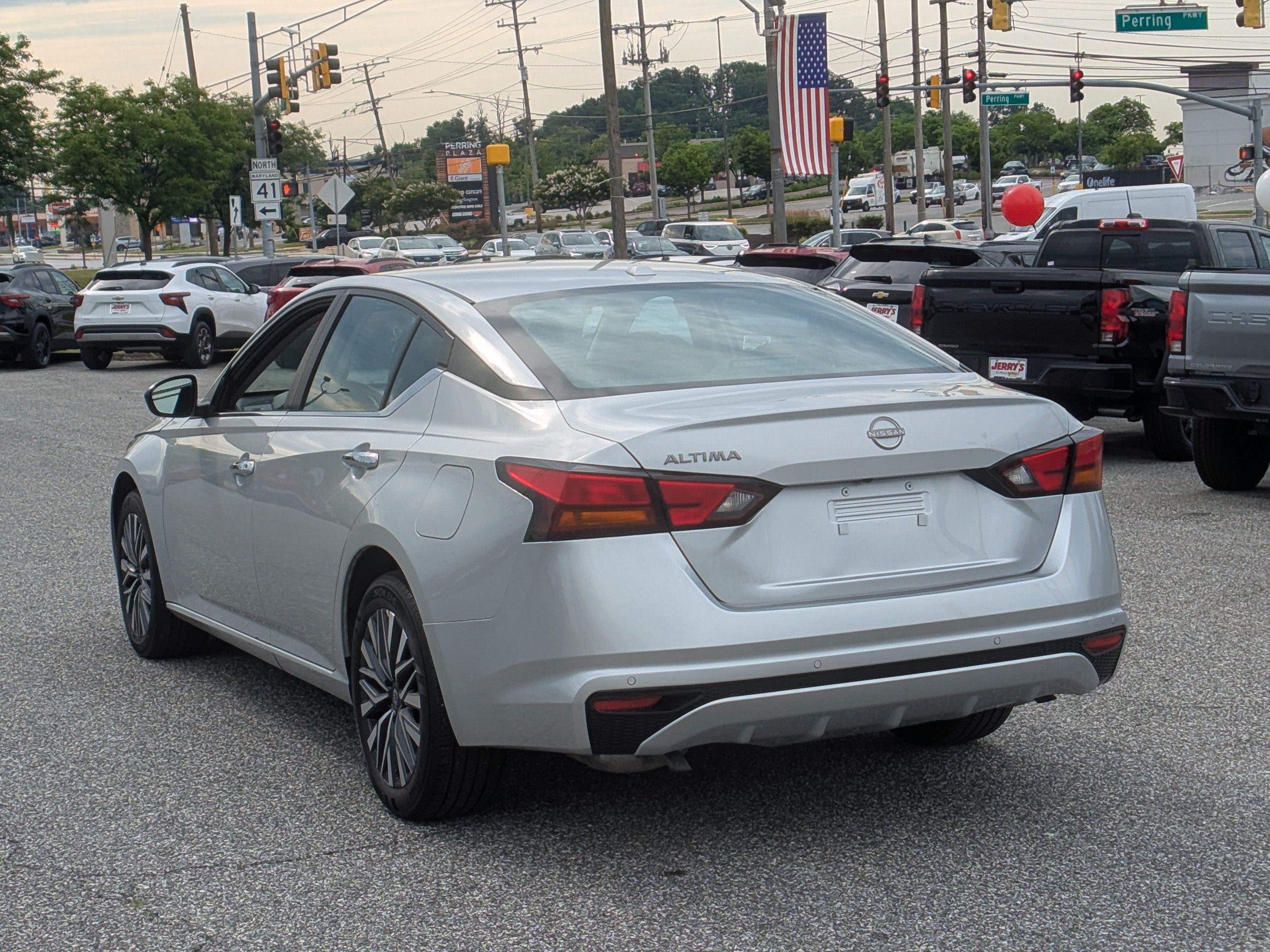 Used 2025 Nissan Altima 2.5 SV AWD/4WD image 6