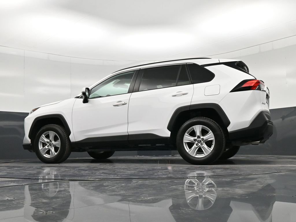 Used 2021 Toyota RAV4 XLE w/ Convenience Package image 28