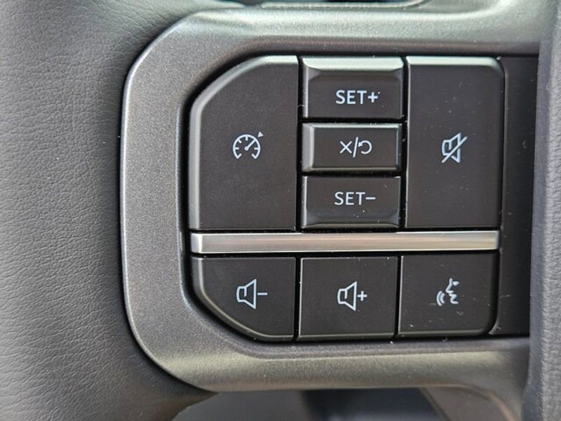 New 2025 Ford F250 Lariat w/ Chrome Package image 24