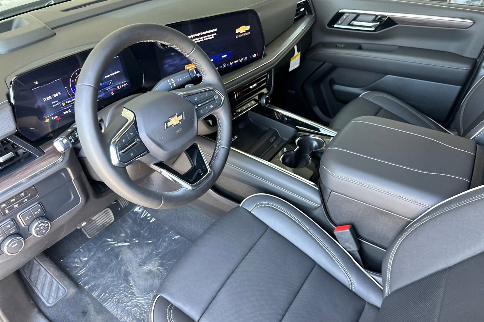New 2025 Chevrolet Suburban Premier AWD/4WD image 10