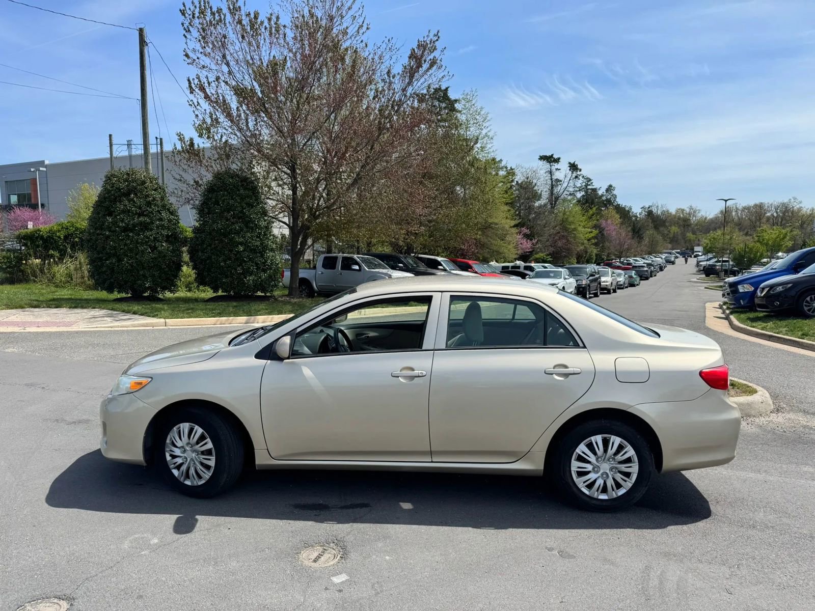 Used 2013 Toyota Corolla L FWD image 4