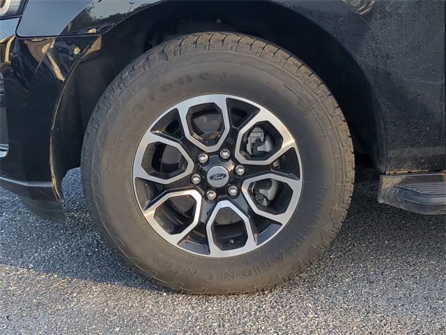 Used 2024 Ford Expedition Max XLT image 9
