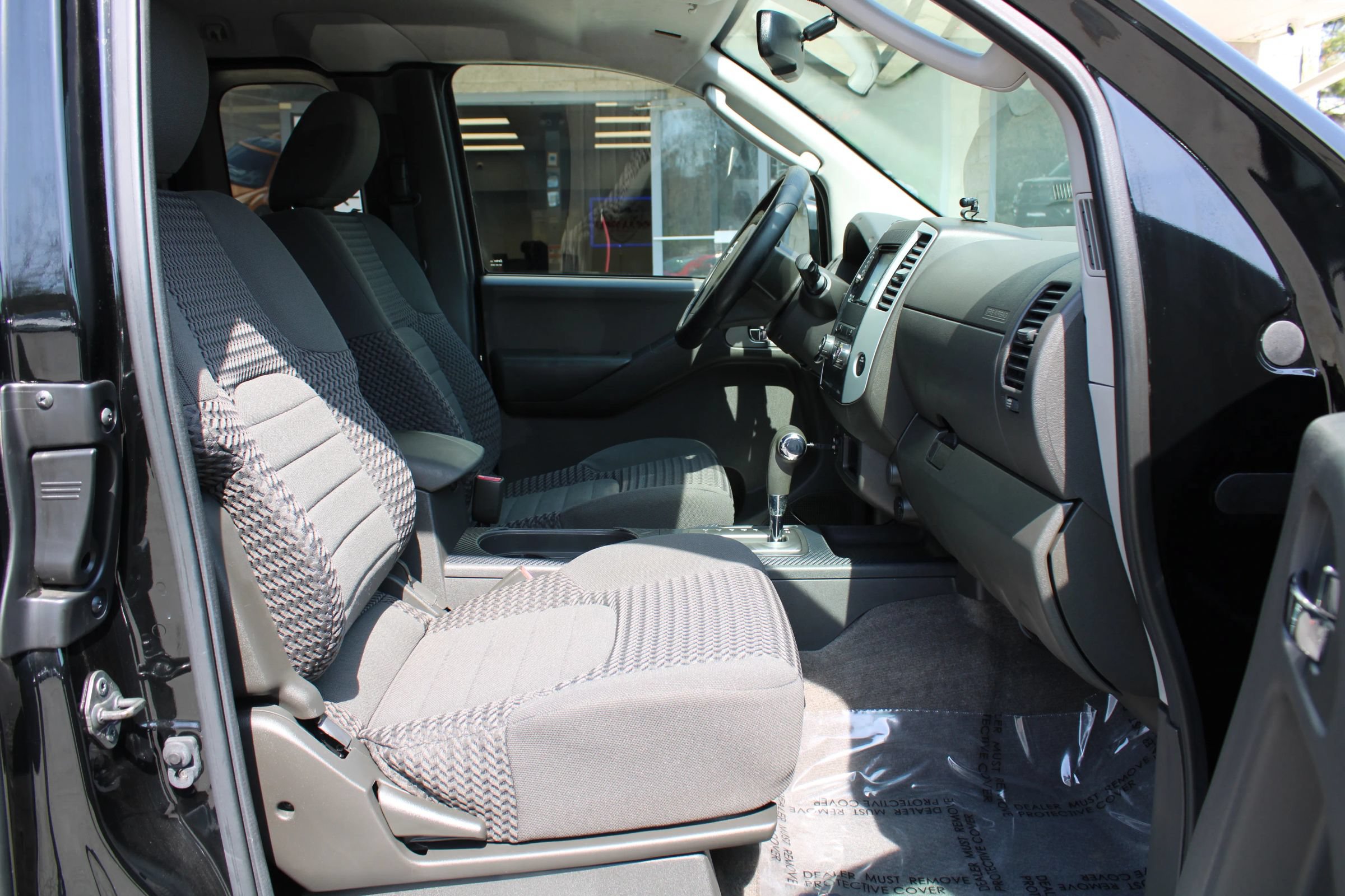 Used 2010 Nissan Frontier SE w/ SE Value Truck Pkg RWD image 7