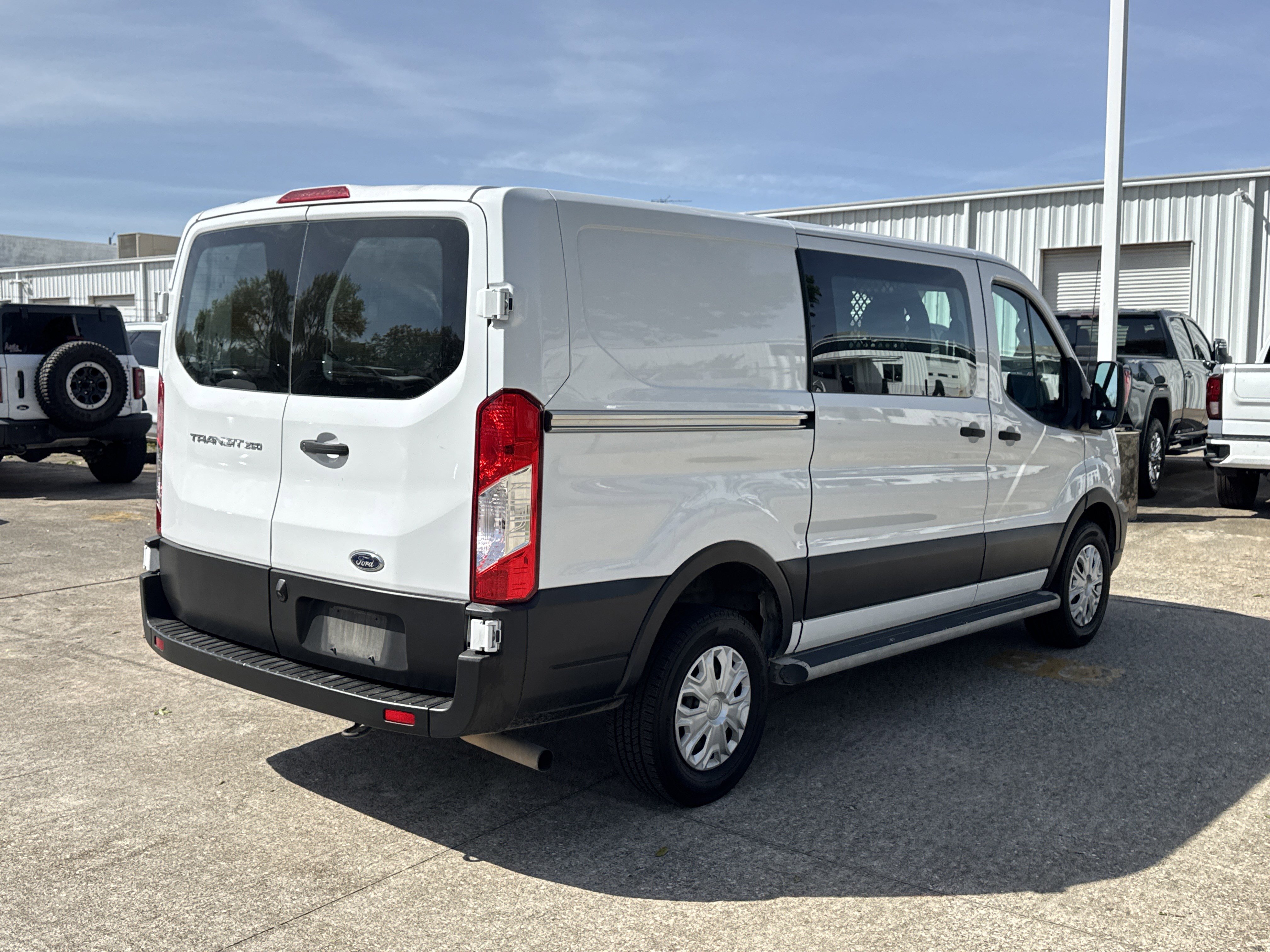 Used 2022 Ford Transit 250 T-250 130 Low Rf 9070 GVWR RWD w/ Exterior Upgrade Package image 11