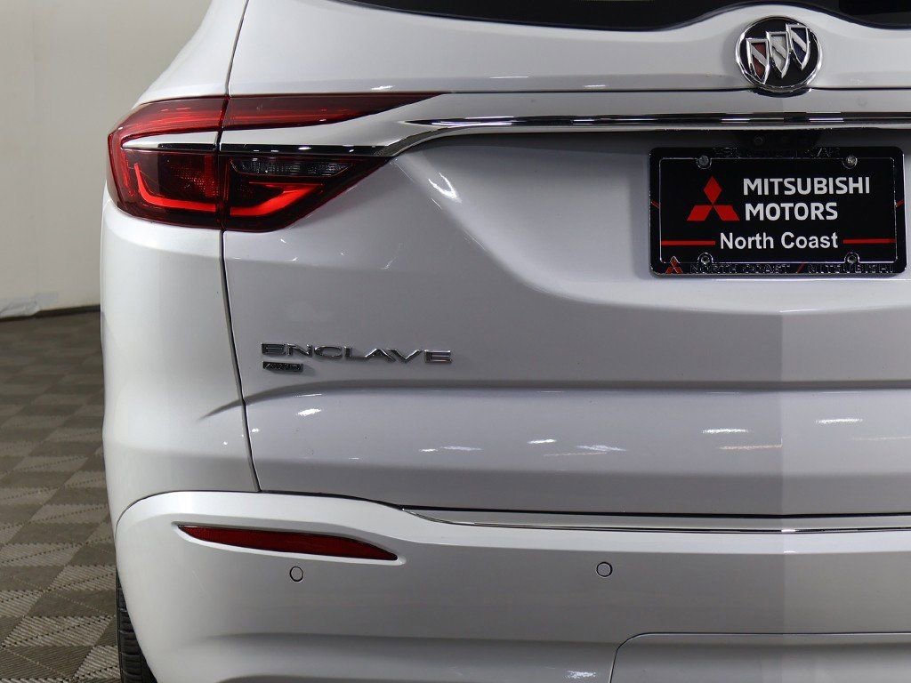 Used 2021 Buick Enclave Avenir w/ Avenir Technology Package image 19