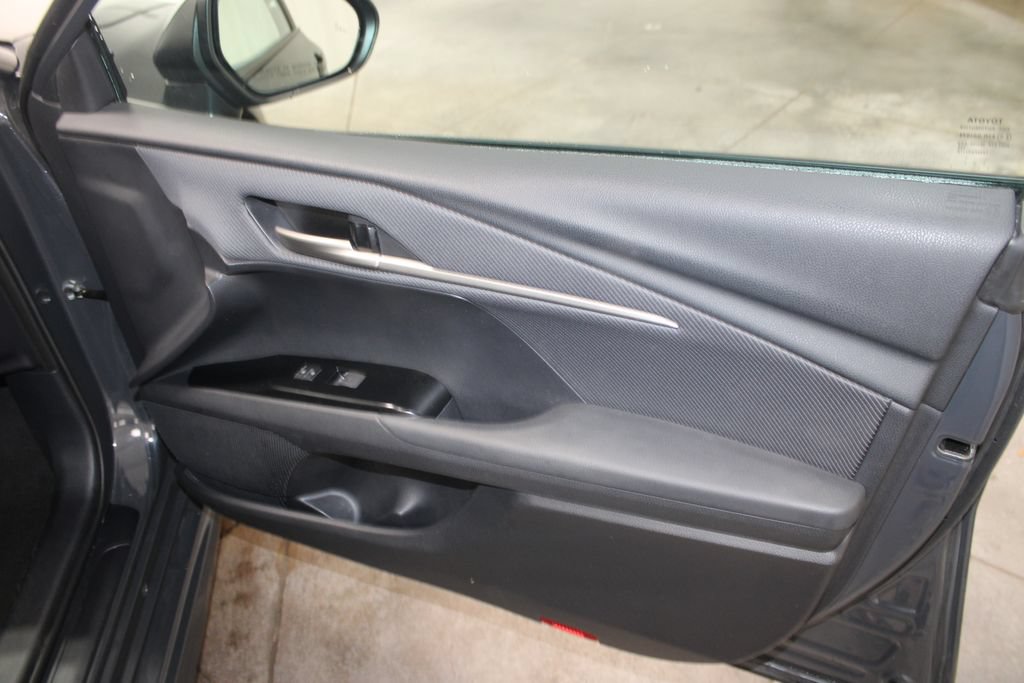 Used 2025 Toyota Camry SE FWD image 22