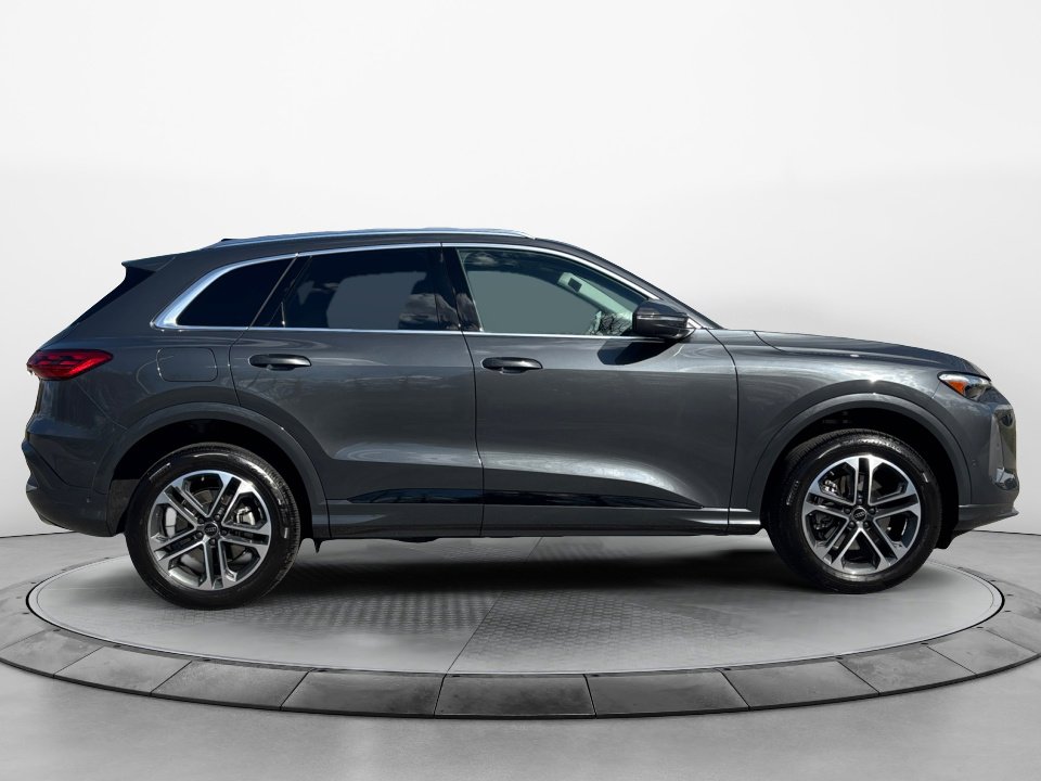 Certified 2025 Audi Q5 Premium Plus w/ Premium Plus image 8
