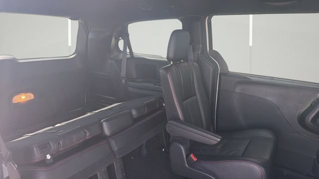 Used 2019 Dodge Grand Caravan GT FWD image 12