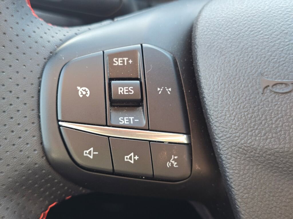 Used 2025 Ford Escape ST-Line image 34