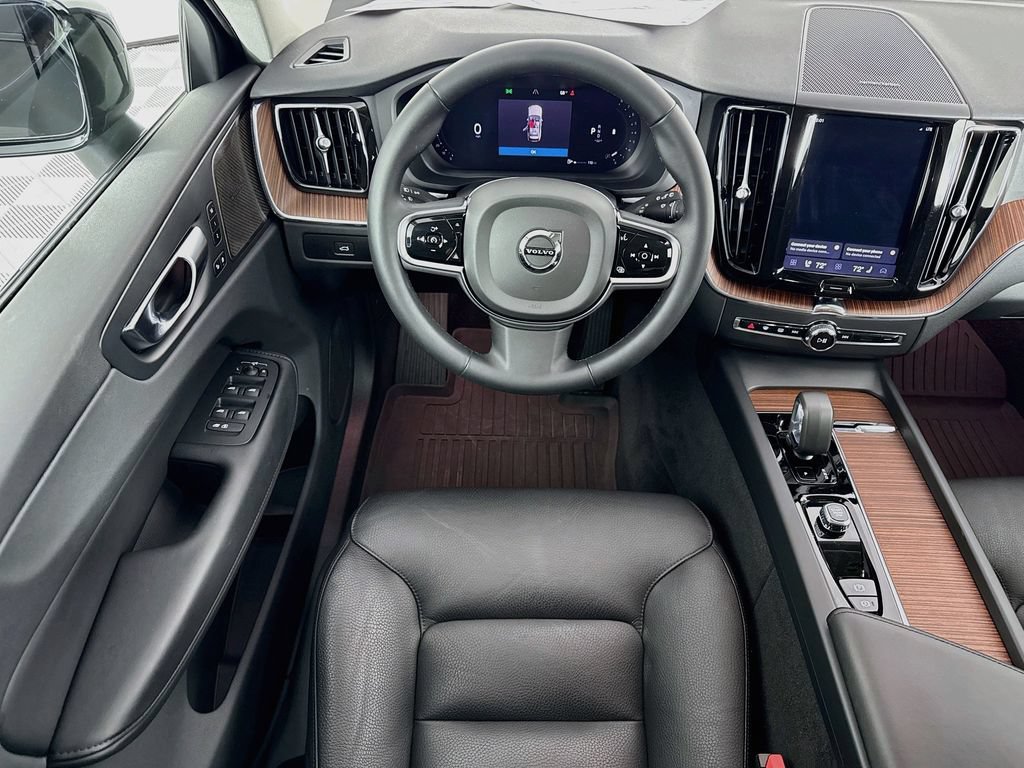 Used 2024 Volvo XC60 B5 Plus w/ Protection Package Premier AWD/4WD image 19
