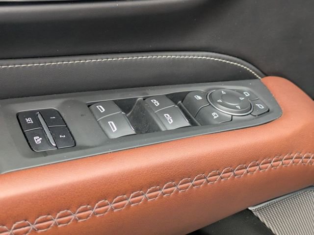 Used 2023 GMC Yukon Denali Ultimate image 11