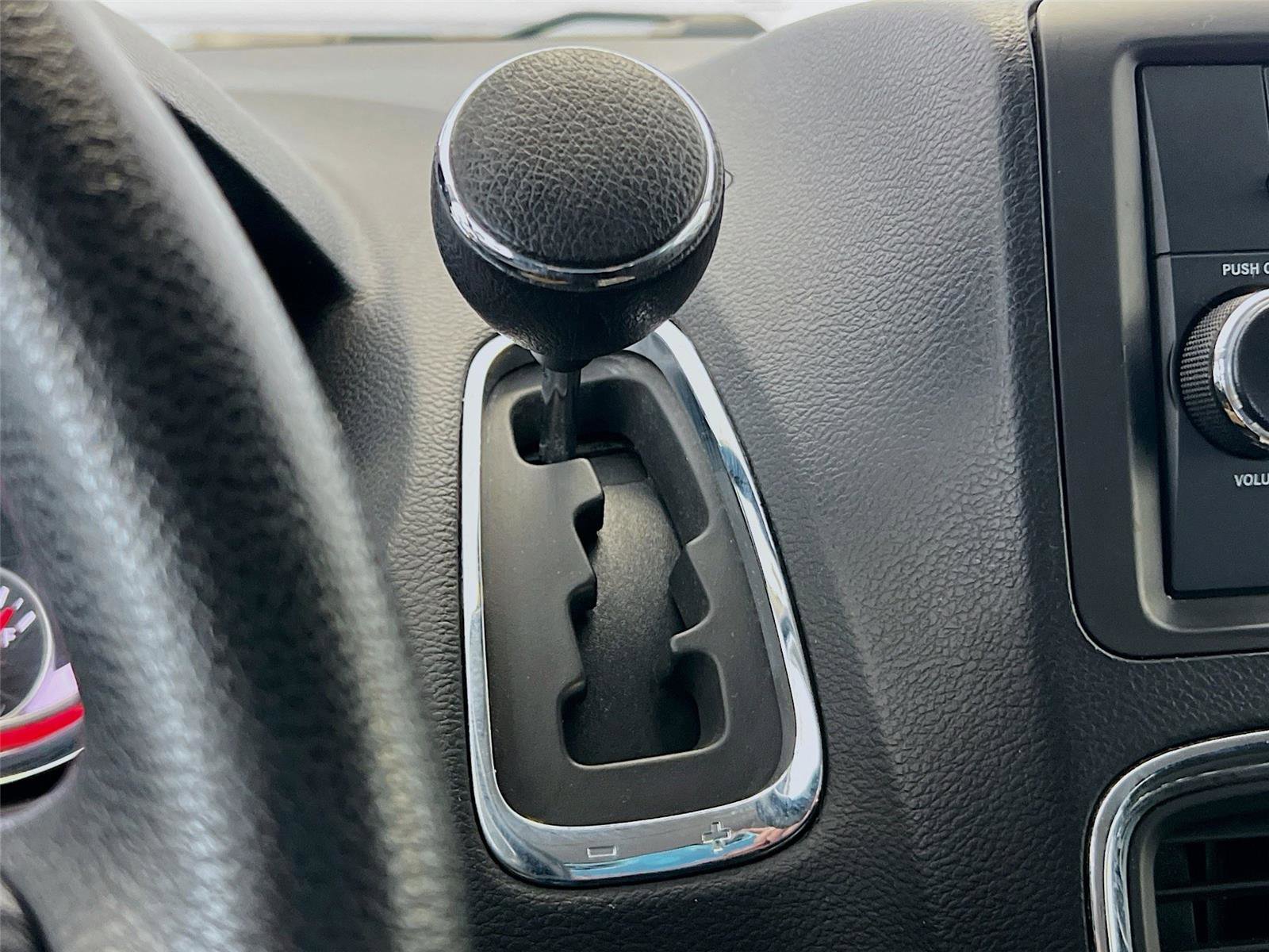 Used 2015 Dodge Grand Caravan SXT image 14