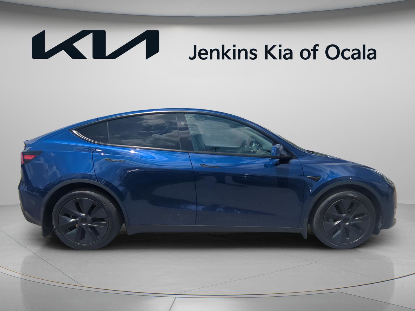 Used 2024 Tesla Model Y Long Range image 2