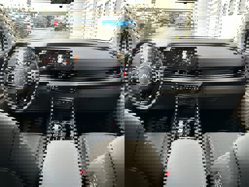 New 2026 Kia Carnival EX image 17