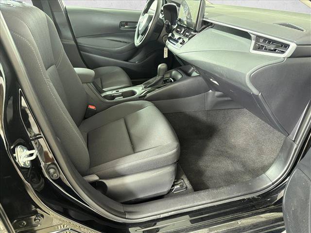 Used 2025 Toyota Corolla LE FWD image 11