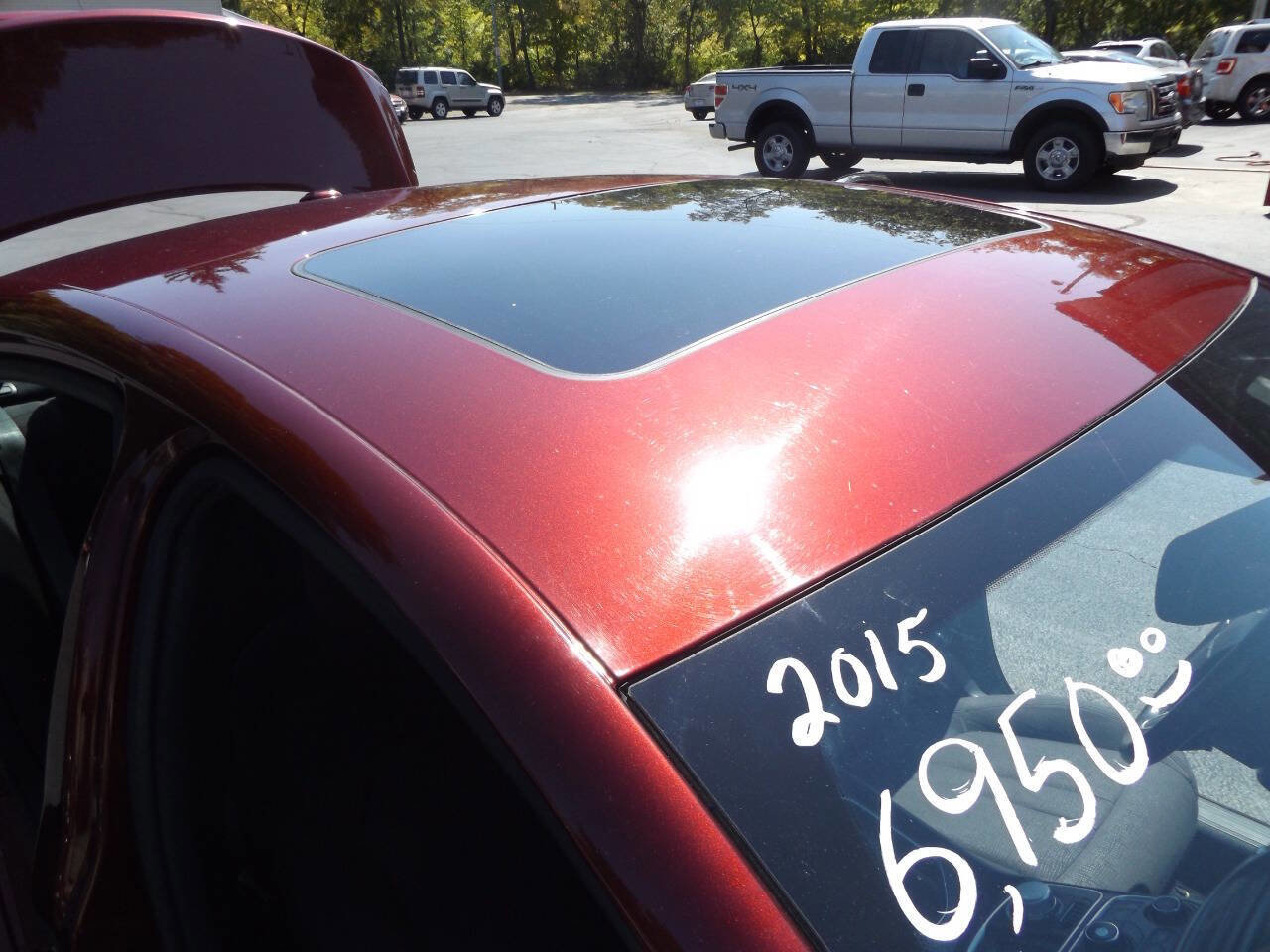 Used 2015 Chrysler 200 Limited w/ Convenience Group image 24