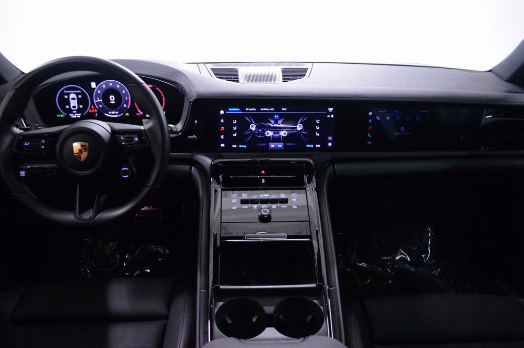 Certified 2025 Porsche Panamera 4 image 38