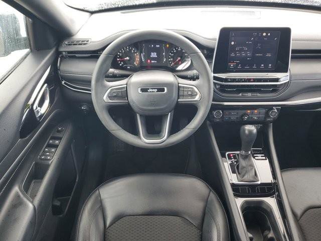 Used 2022 Jeep Compass Latitude image 15