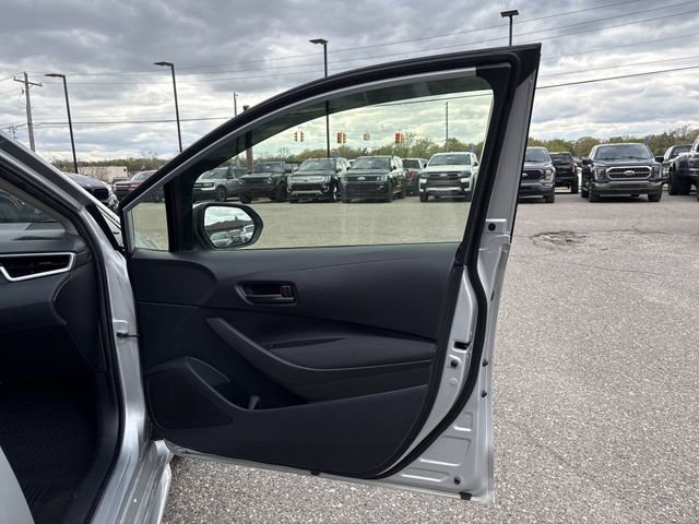 Used 2024 Toyota Corolla LE AWD/4WD image 27