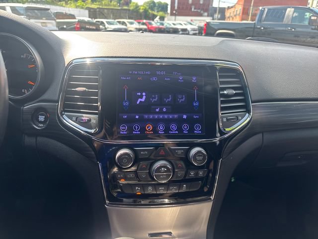 Used 2019 Jeep Grand Cherokee Altitude AWD/4WD image 15