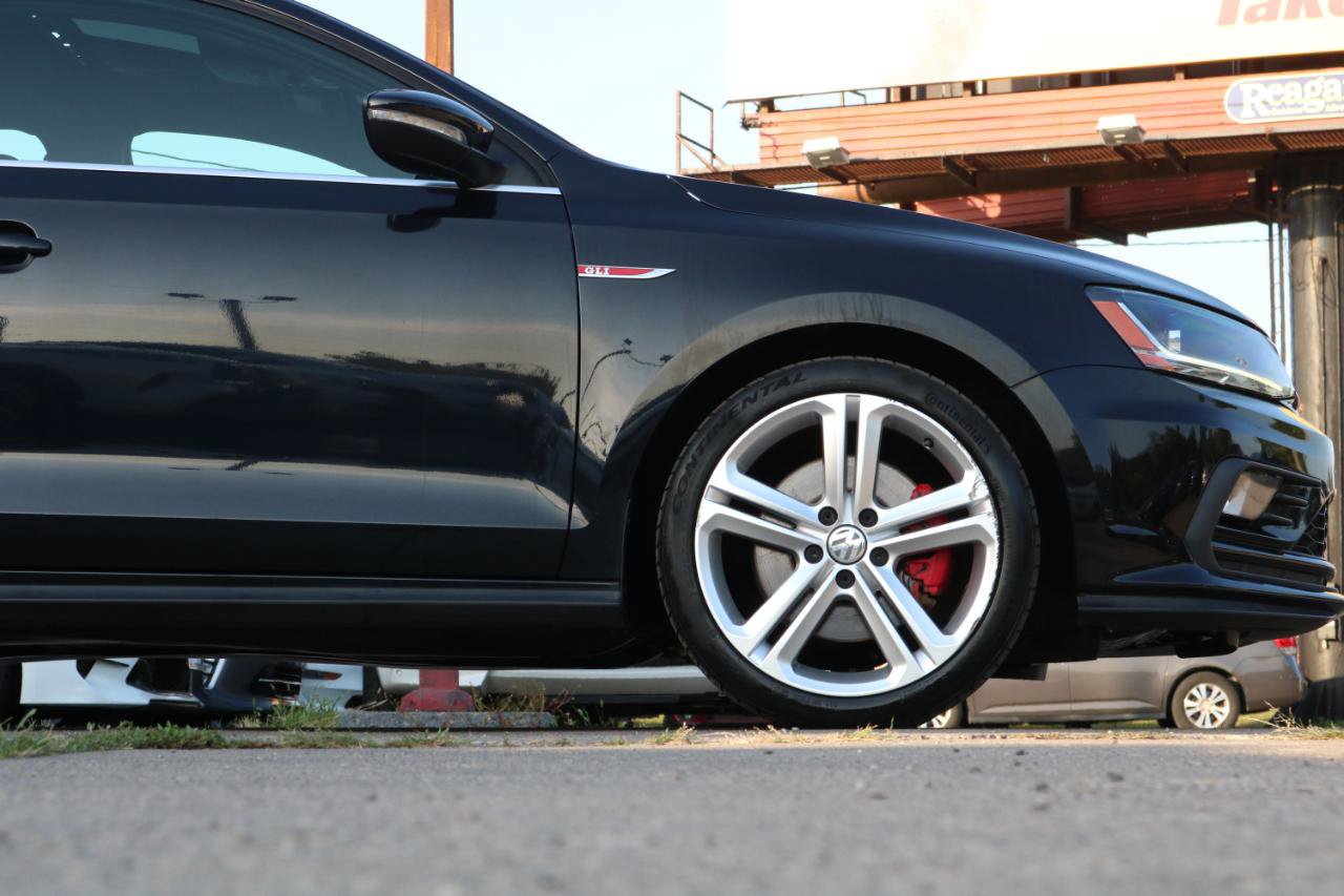 Used 2017 Volkswagen Jetta GLI FWD image 5