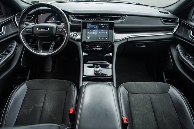 Used 2022 Jeep Grand Cherokee Altitude image 23