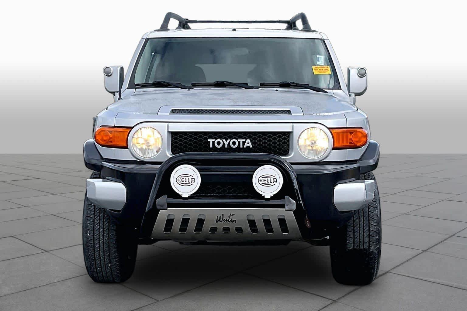 Used 2008 Toyota FJ Cruiser 2WD w/ Upgrade Pkg 2 image 3