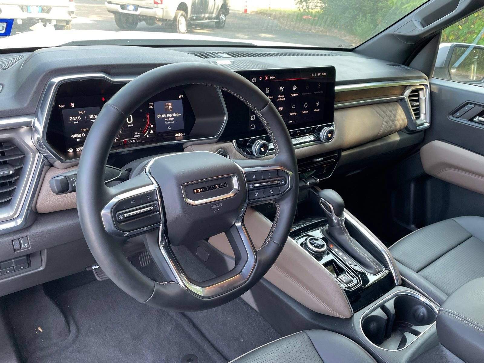 Used 2024 GMC Canyon Denali AWD/4WD image 30