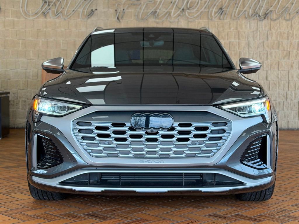 Used 2024 Audi SQ8 e-tron Premium Plus w/ AC Charging Package AWD/4WD image 3