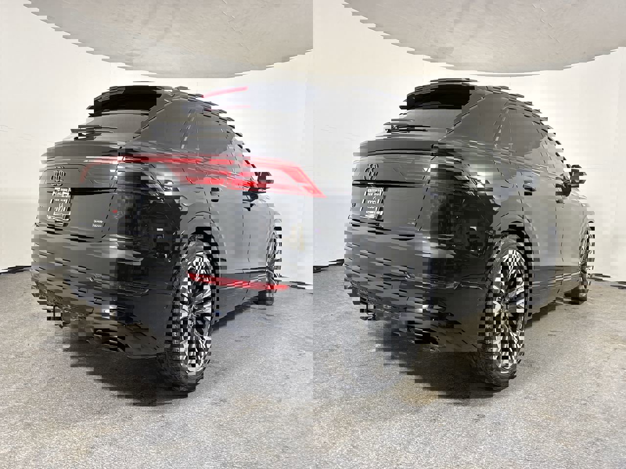 Used 2025 Audi Q8 Premium Plus w/ Premium Plus Package image 36