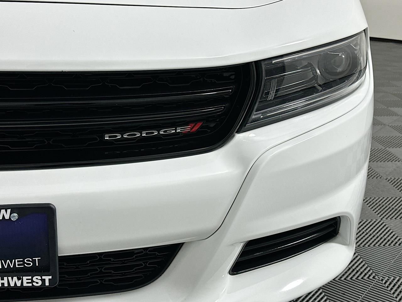 Used 2023 Dodge Charger SXT w/ Cold Weather Package RWD image 4