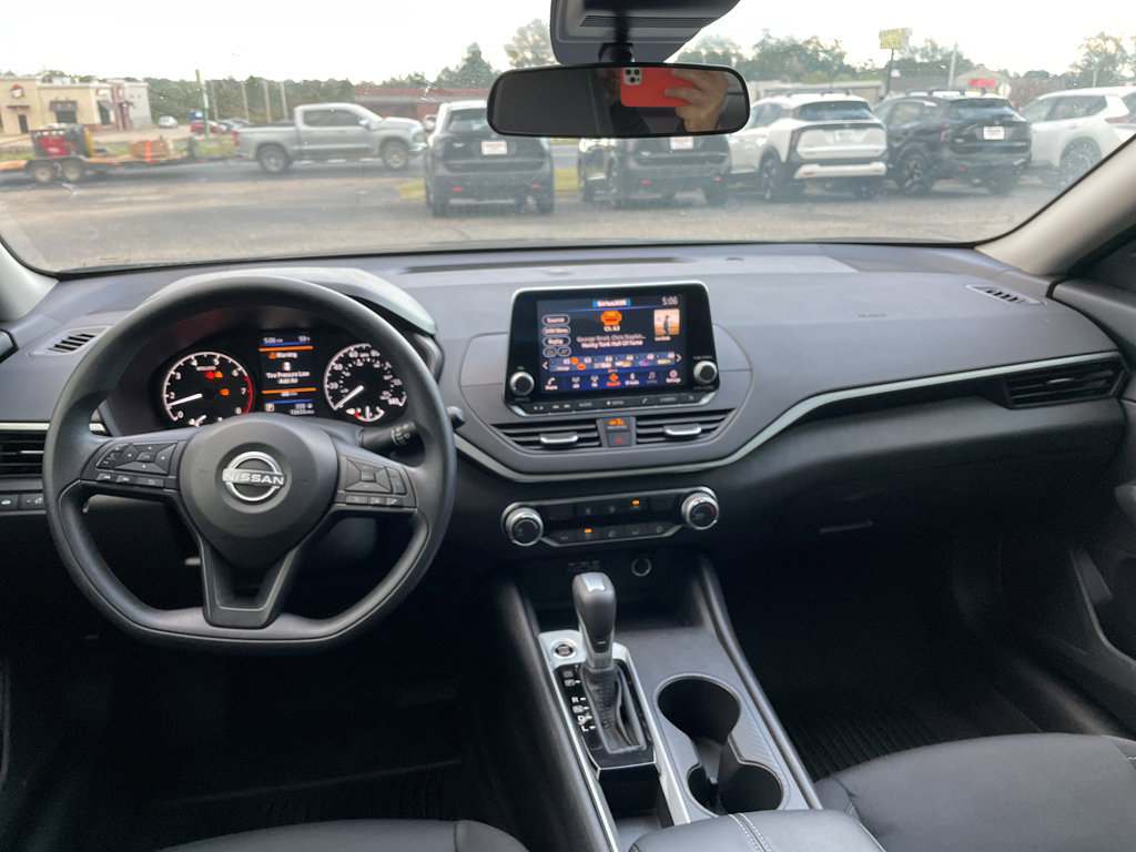 Certified 2025 Nissan Altima 2.5 S image 11