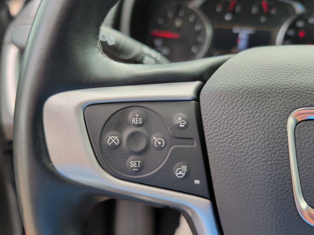 Used 2024 GMC Terrain SLT AWD/4WD image 12