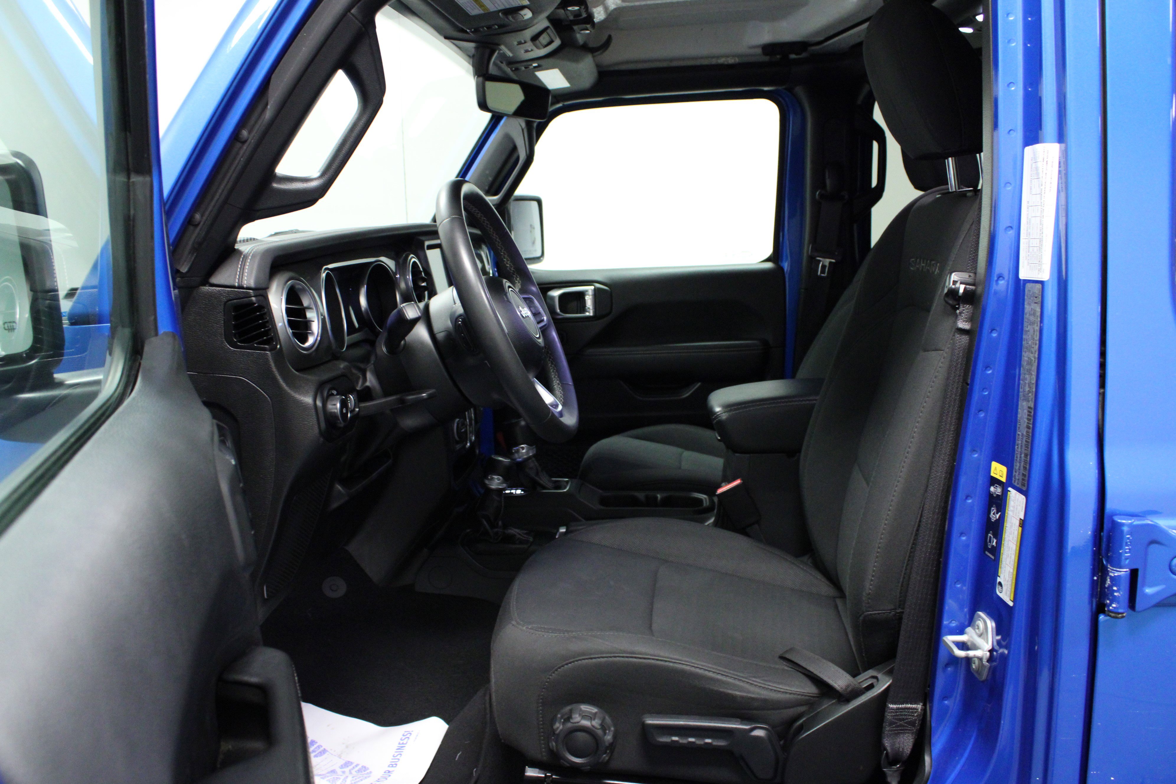 Used 2023 Jeep Wrangler Sahara AWD/4WD image 12