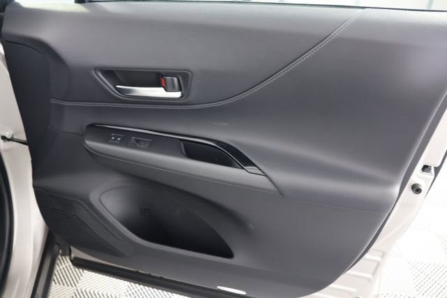 Used 2024 Toyota Venza LE image 27