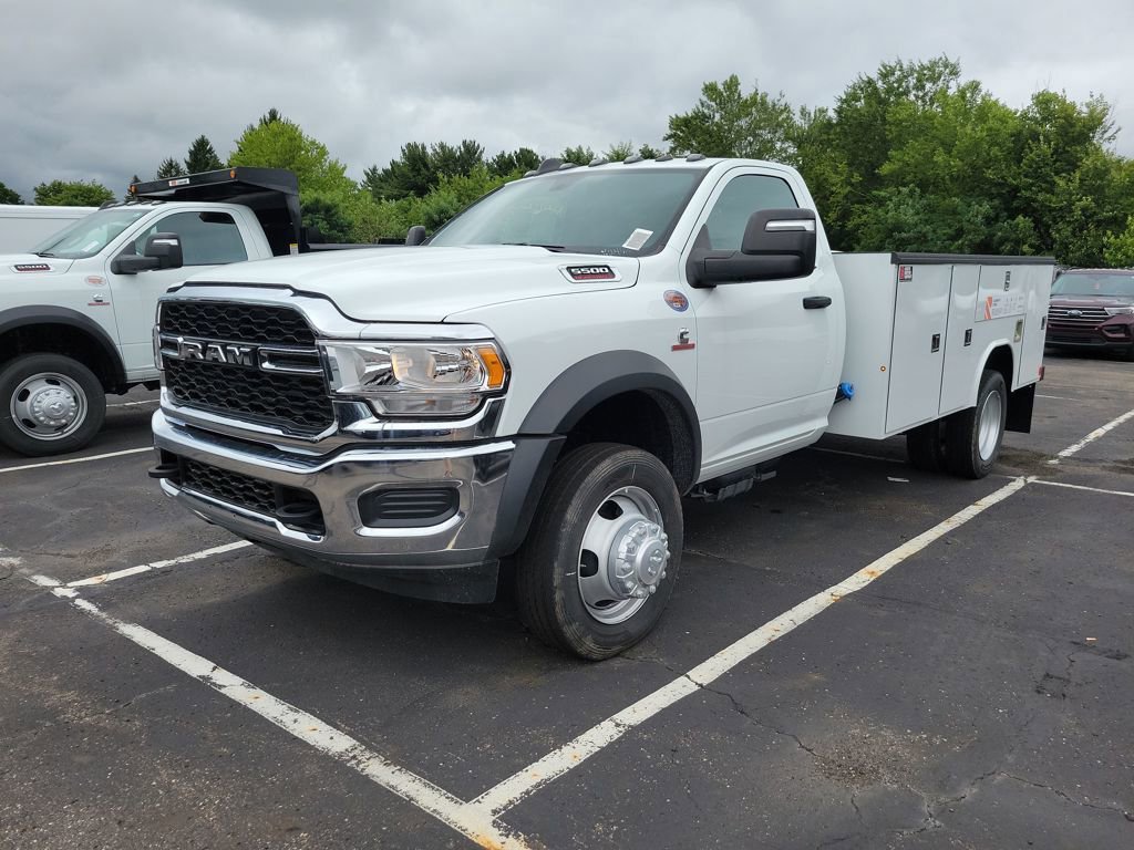 New 2024 RAM 5500 Tradesman image 3
